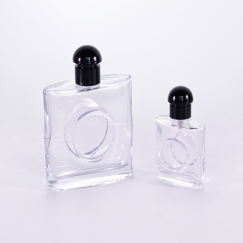 Flat Bottle Shape with Circle on The Center Black Plastic Lid